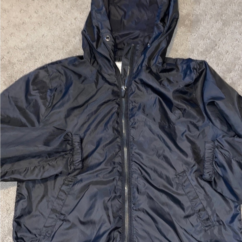 Lightweight wind breaker cropped